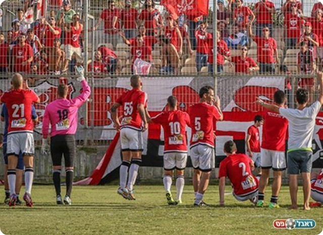 שחקני ״רובי שפירא״. נעצרו מול דלית אל כרמל (וואסים מוואסי)